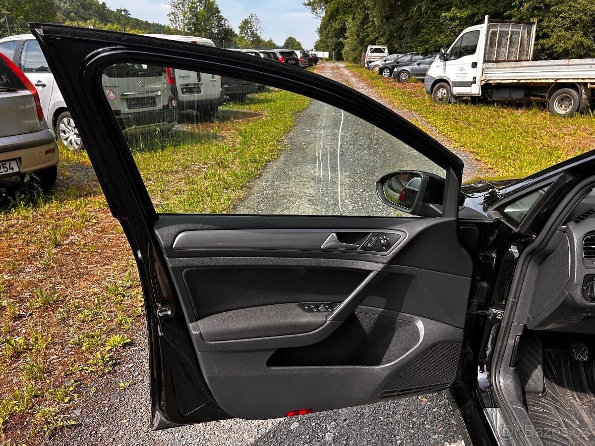 2013 Volkswagen GOLF - 17
