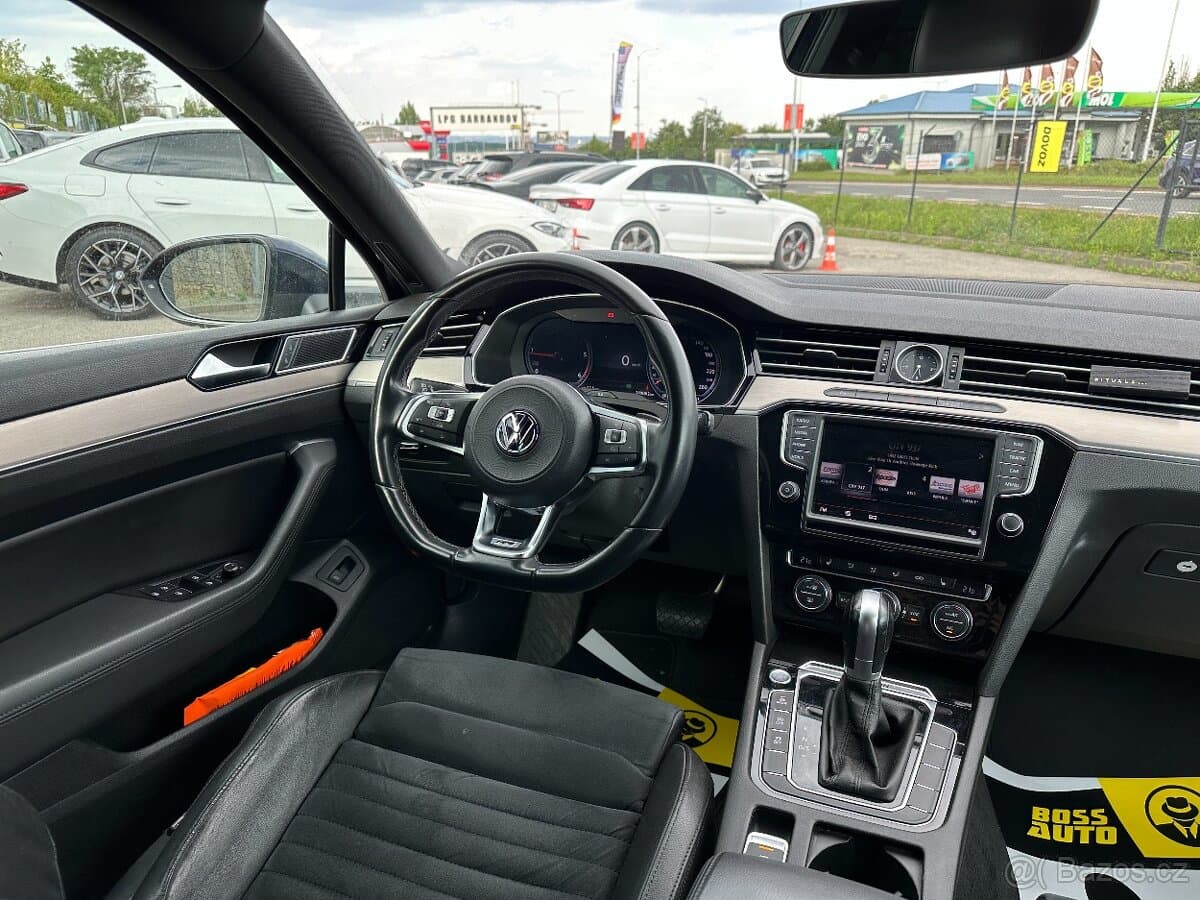 2015 Volkswagen PASSAT - 17