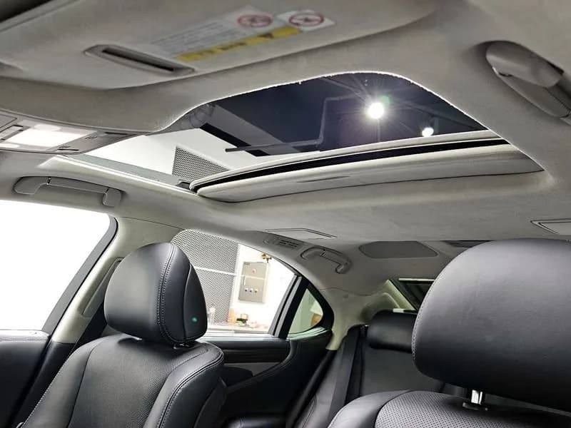 2015 Lexus LS - 17