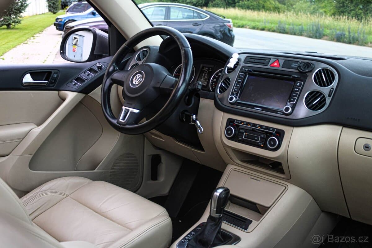 2010 Volkswagen TIGUAN - 17