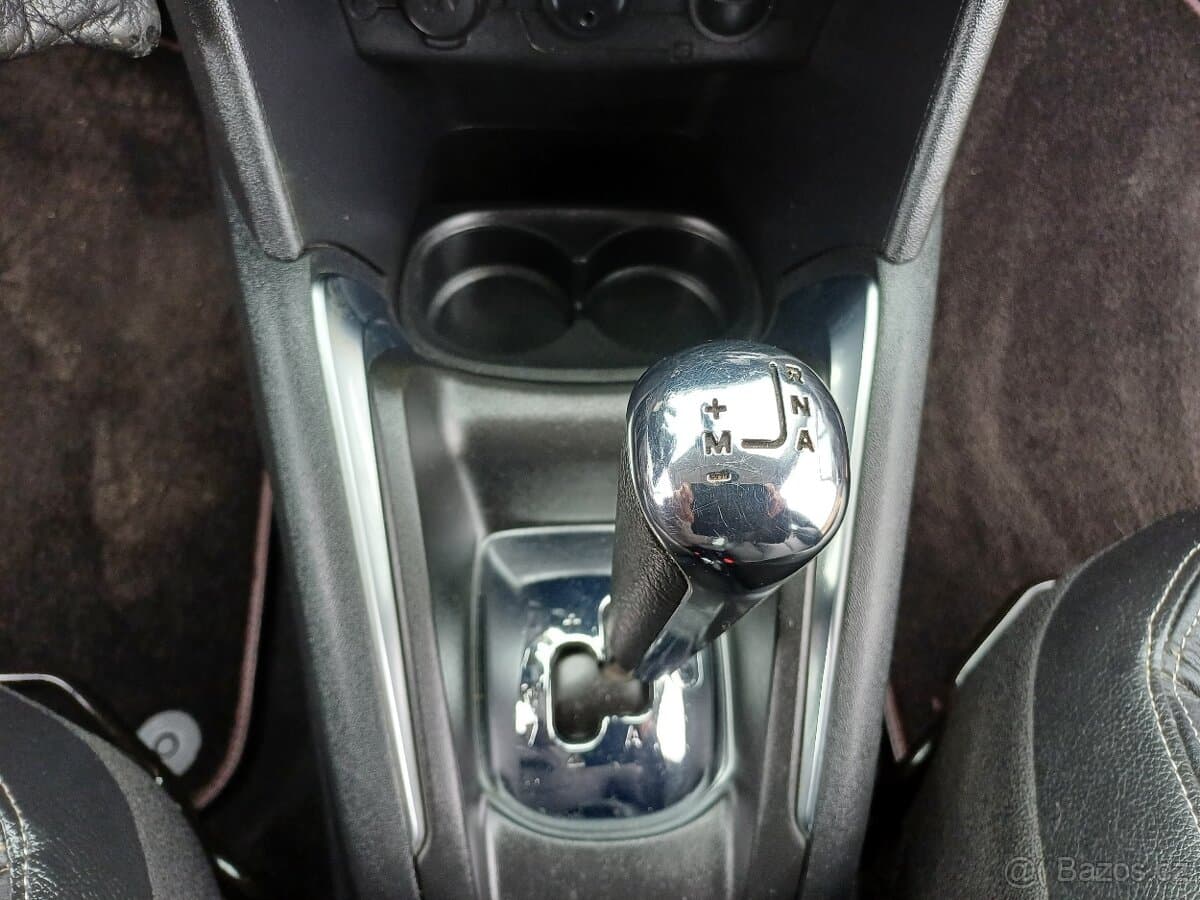 2012 Peugeot 208 - 17