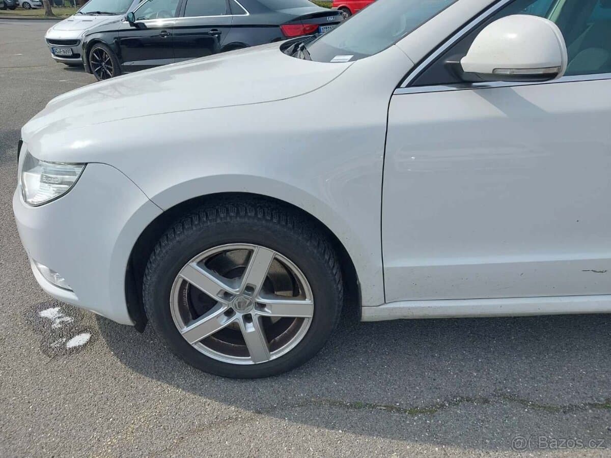 2012 Škoda SUPERB - 17
