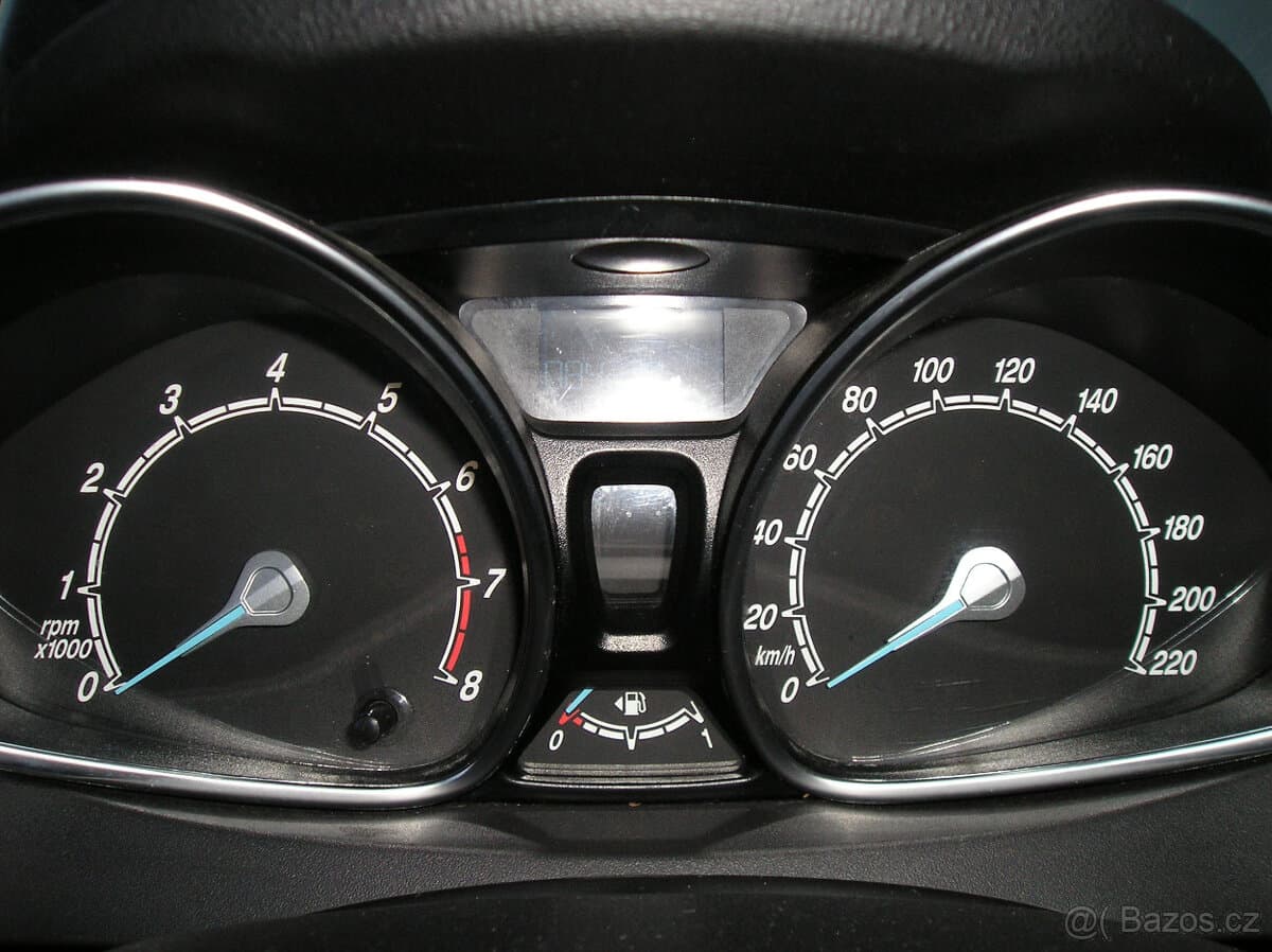 2013 Ford FIESTA - 17
