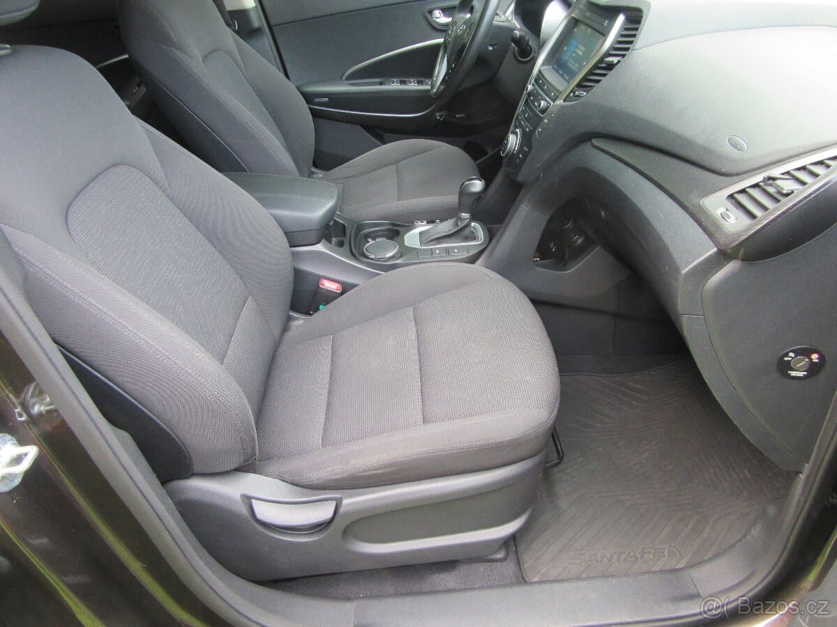 2016 Hyundai SANTA FE - 17