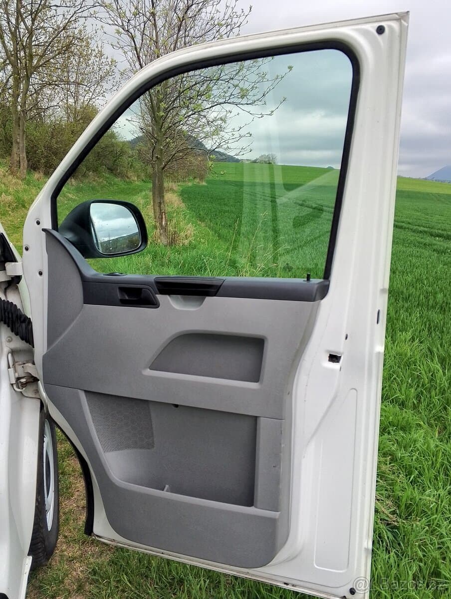 2010 Volkswagen CARAVELLE - 17