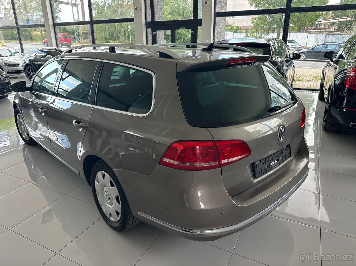 2011 Volkswagen PASSAT - 17