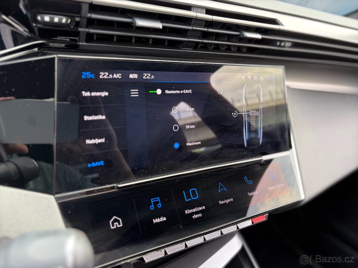 2025 Peugeot 408 - 17