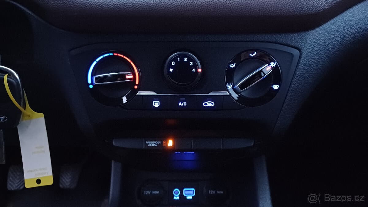 2015 Hyundai i20 - 17