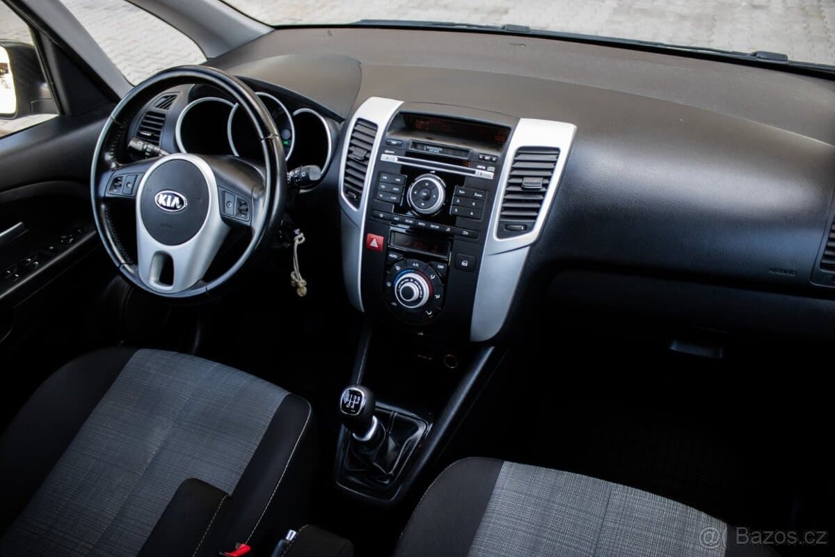 2015 Kia VENGA - 17