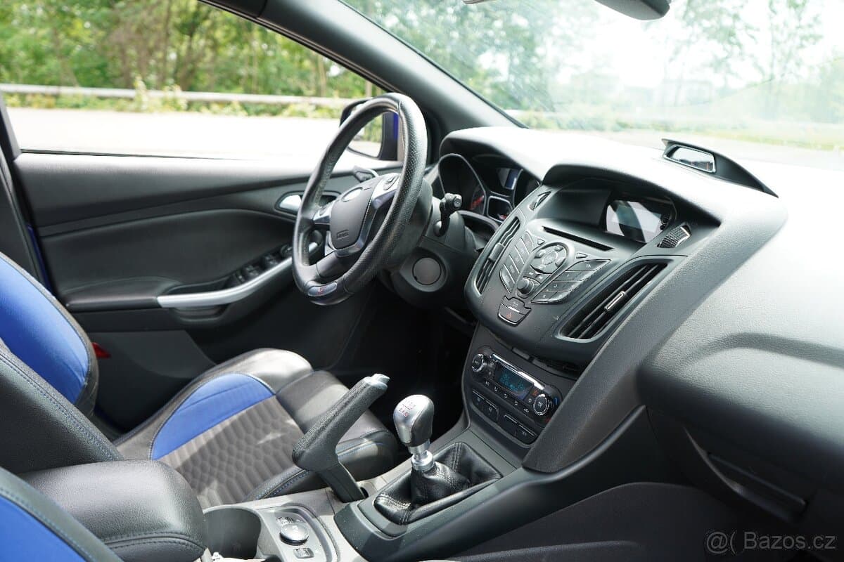 2013 Ford FOCUS - 17
