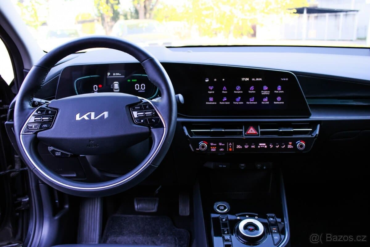 2022 Kia NIRO - 17