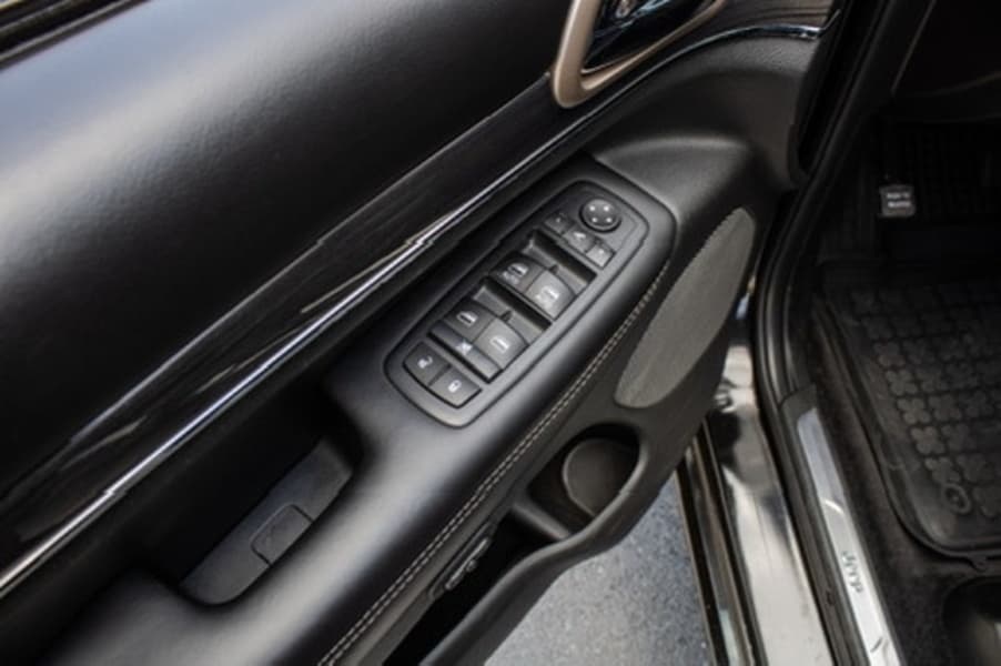 2016 Jeep CHEROKEE - 17