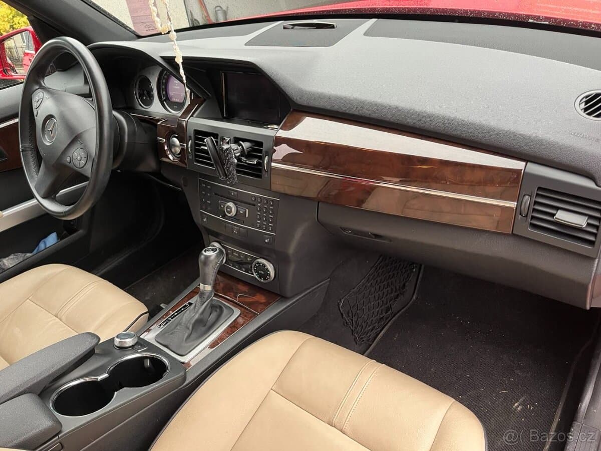 2010 Mercedes-Benz GLK - 17