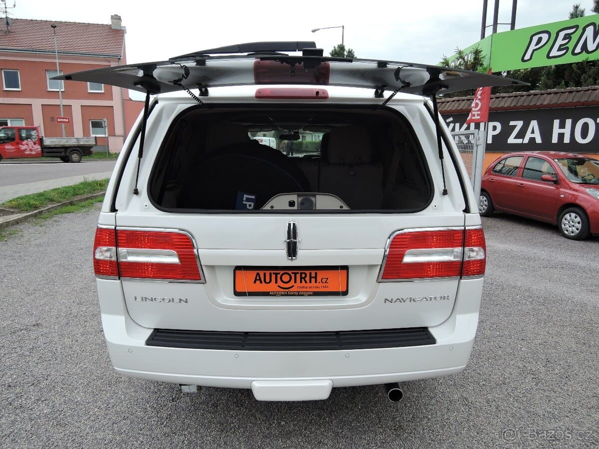 2014 Lincoln NAVIGATOR - 17