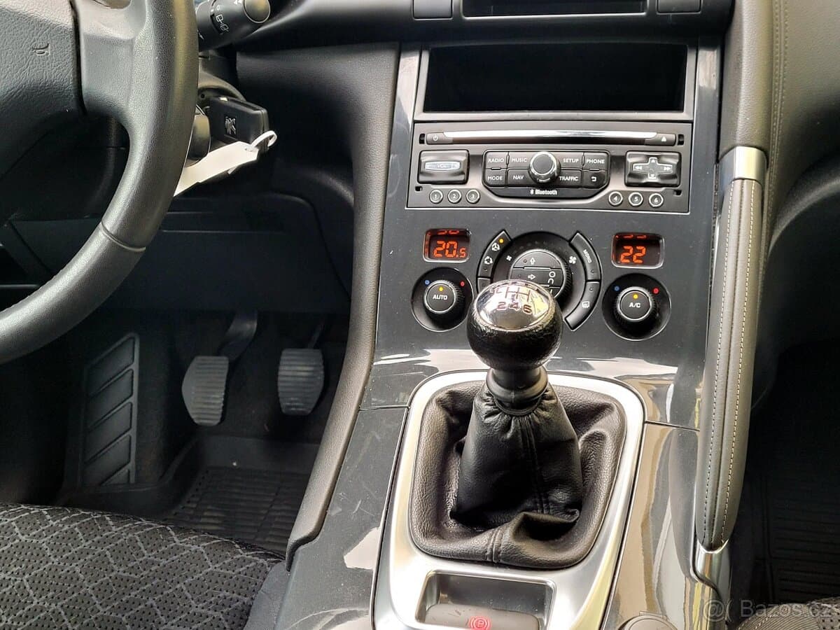 2015 Peugeot 3008 - 17