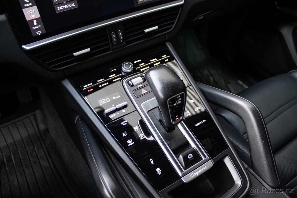 2021 Porsche CAYENNE - 17