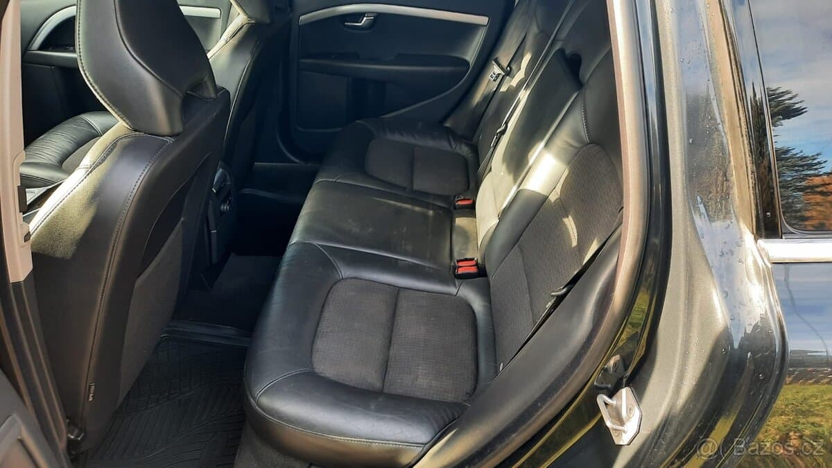2014 Volvo V70 - 17