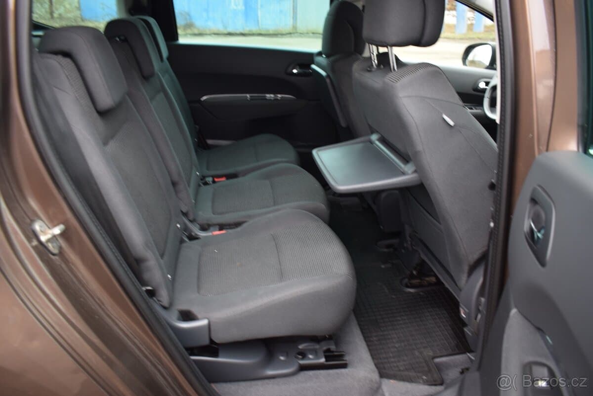 2016 Peugeot 5008 - 17