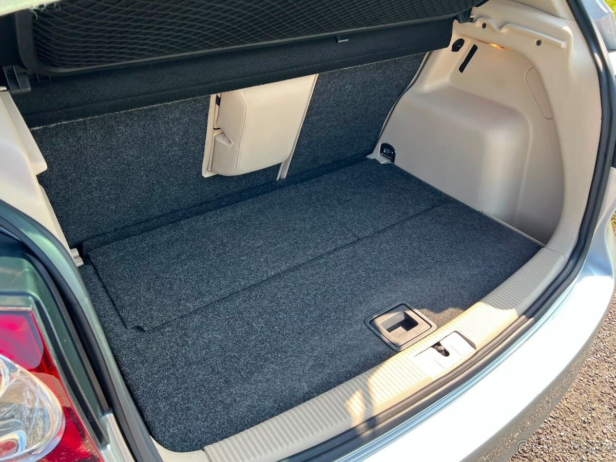 2009 Volkswagen GOLF - 17
