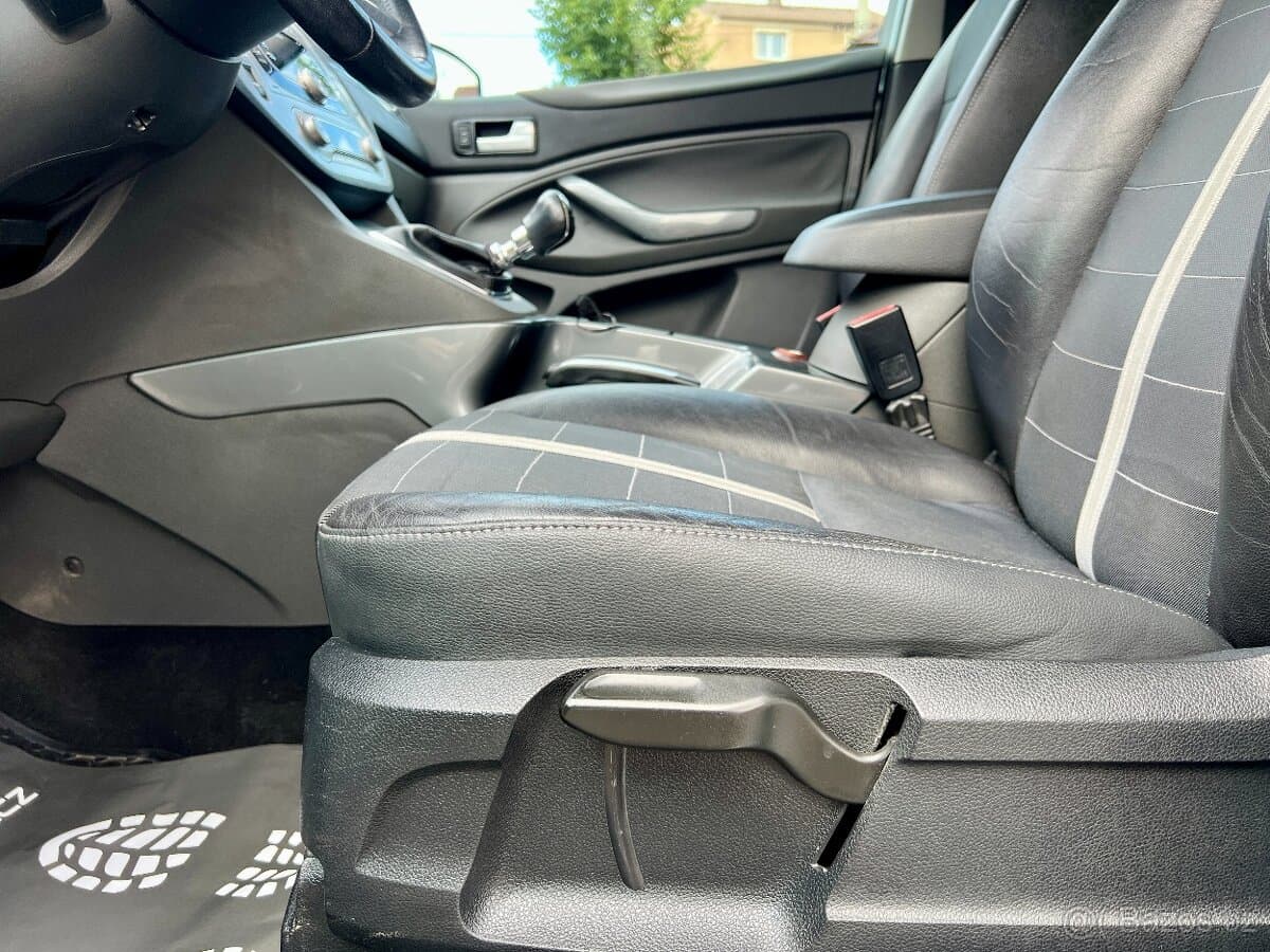 2009 Ford KUGA - 17