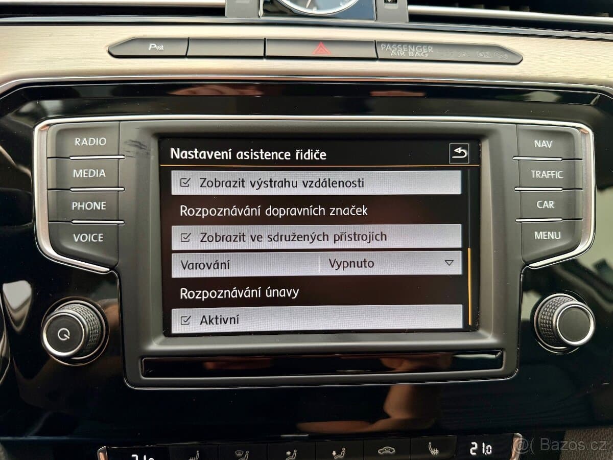 2016 Volkswagen PASSAT - 17