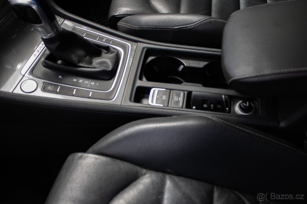 2015 Volkswagen GOLF - 17