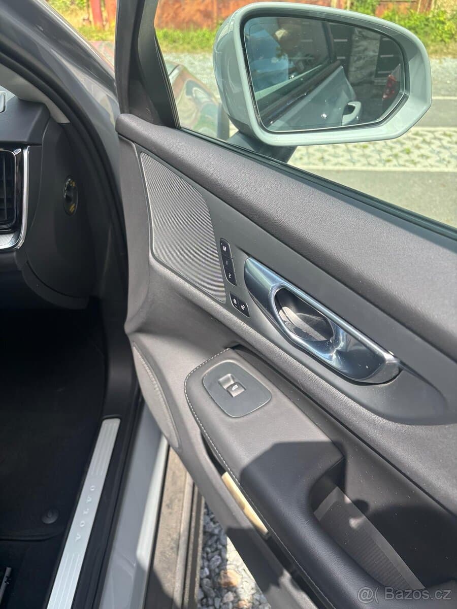 2024 Volvo V60 - 17