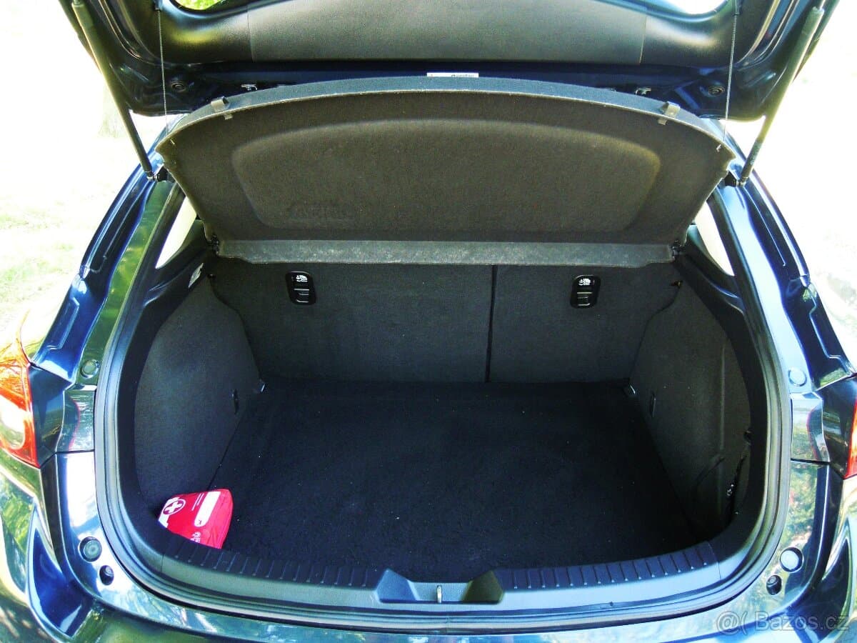 2016 Mazda 3 - 17
