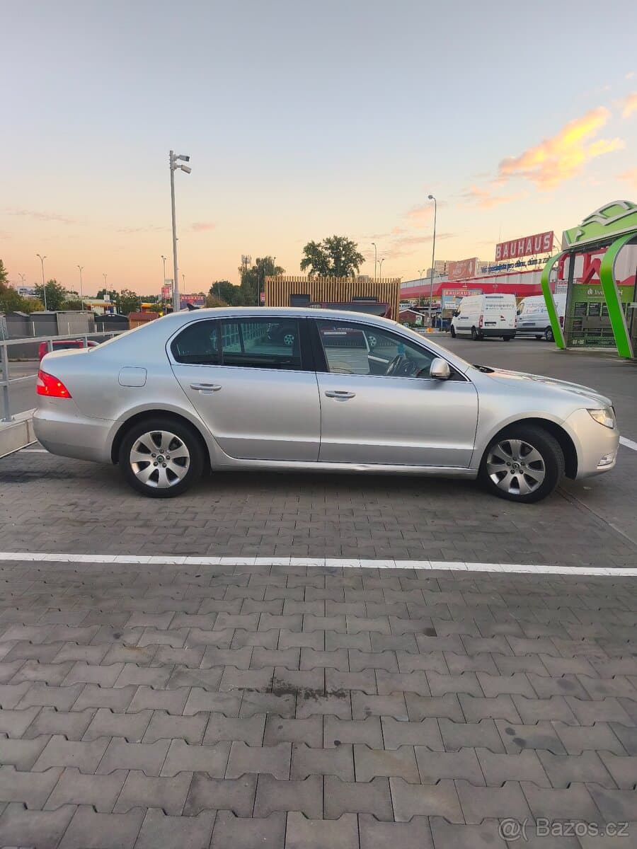 2013 Škoda SUPERB - 17