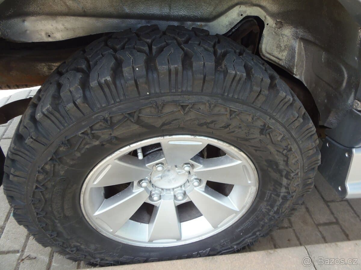 Mitsubishi PAJERO - 17