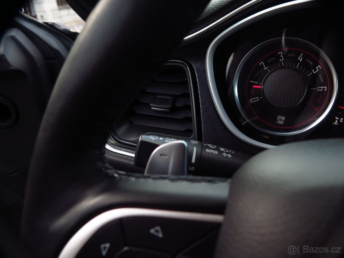 2017 Dodge CHALLENGER - 17