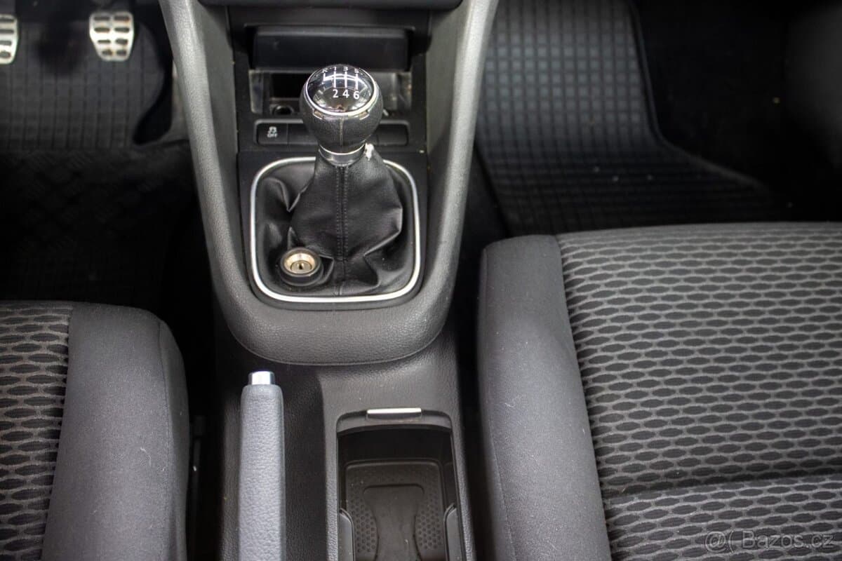 2010 Volkswagen GOLF - 17