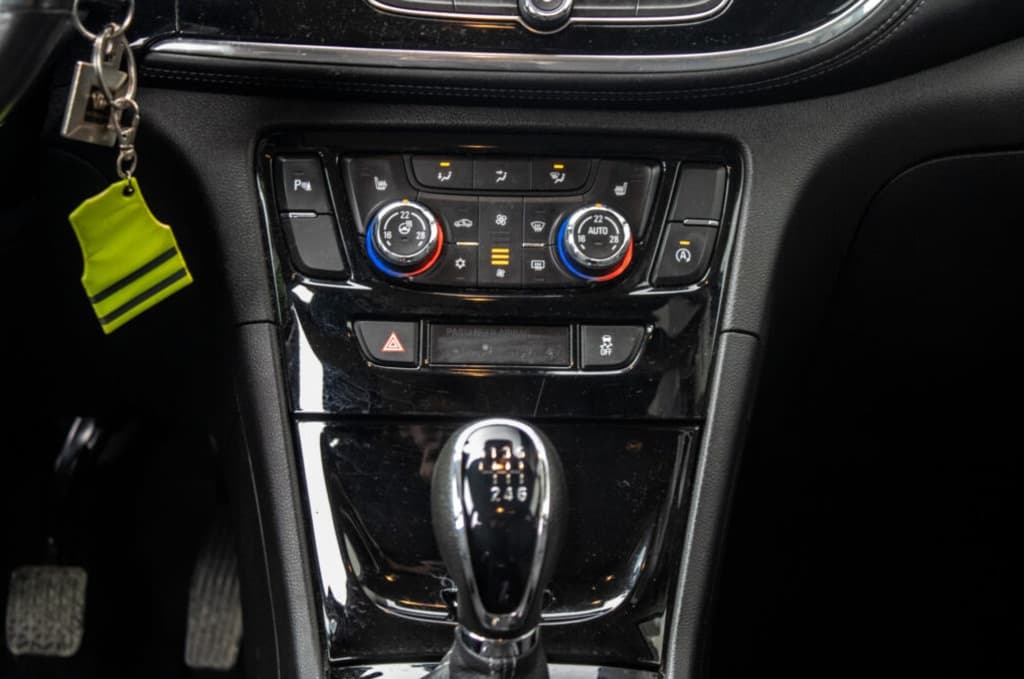 2018 Opel MOKKA - 17