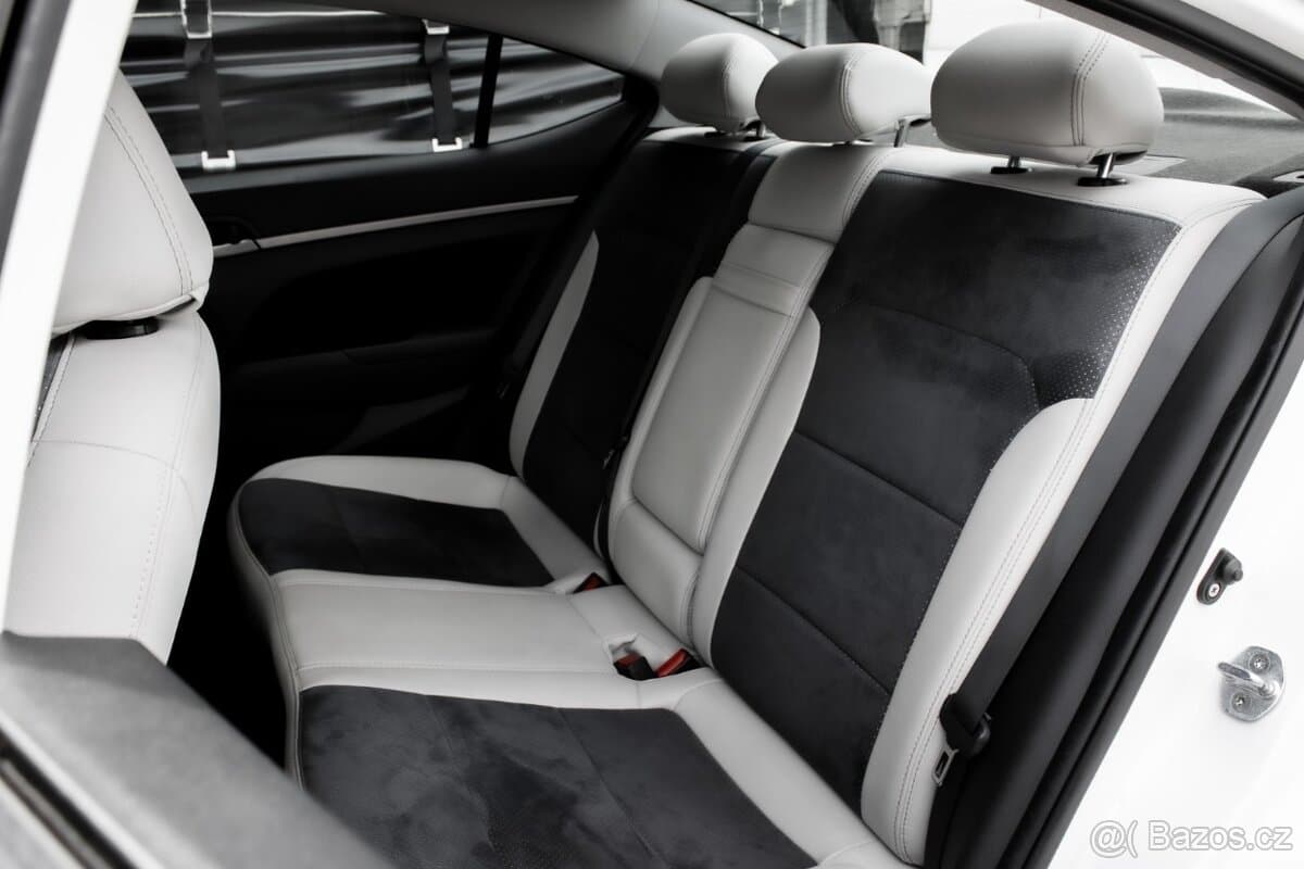 2017 Hyundai ELANTRA - 17