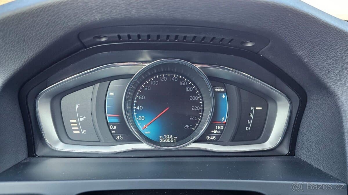 2015 Volvo V60 - 17