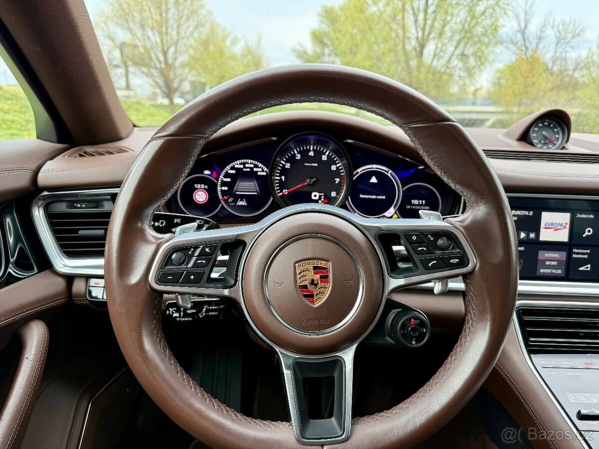 2018 Porsche PANAMERA - 17