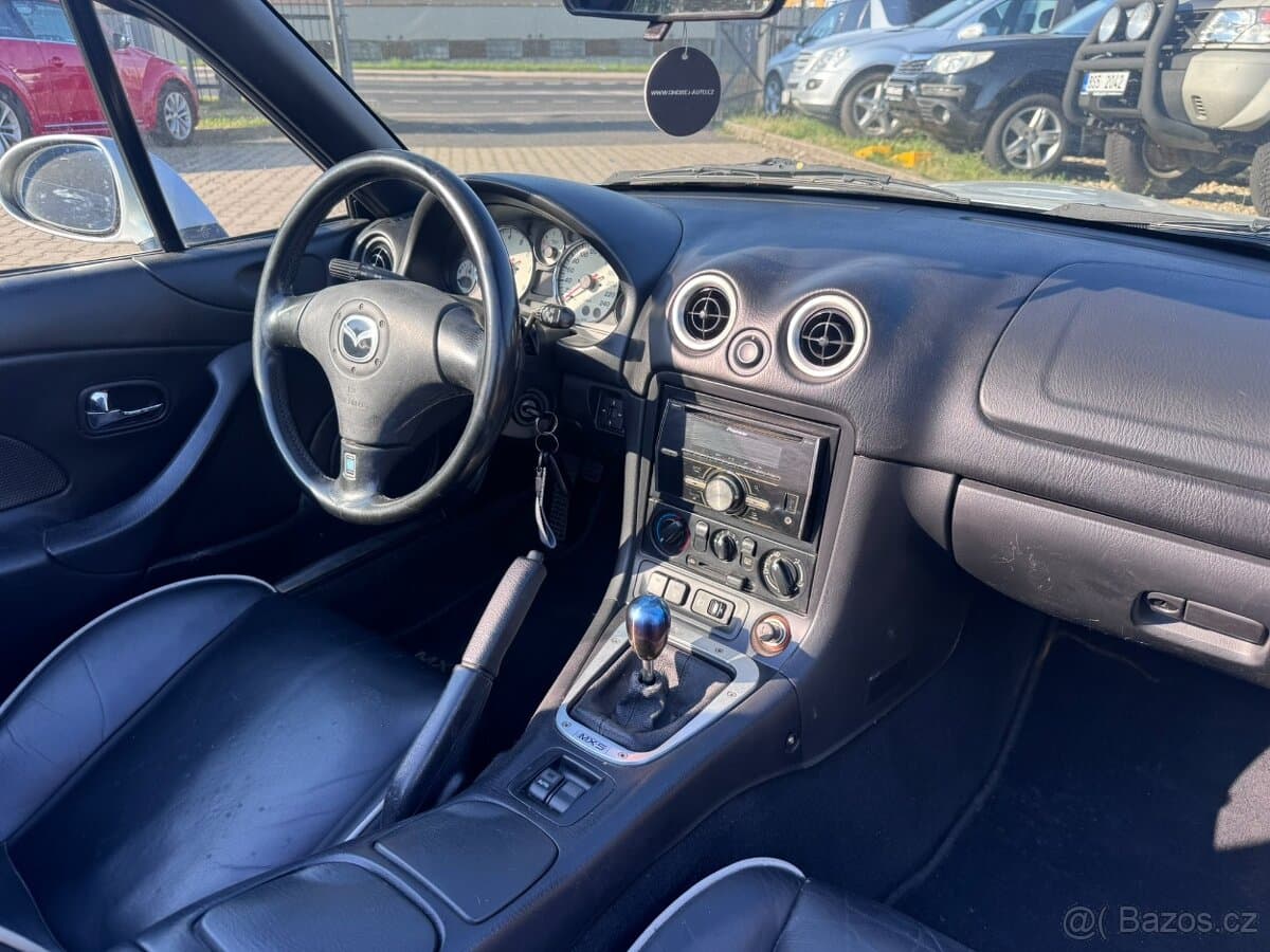 2000 Mazda 5 - 17