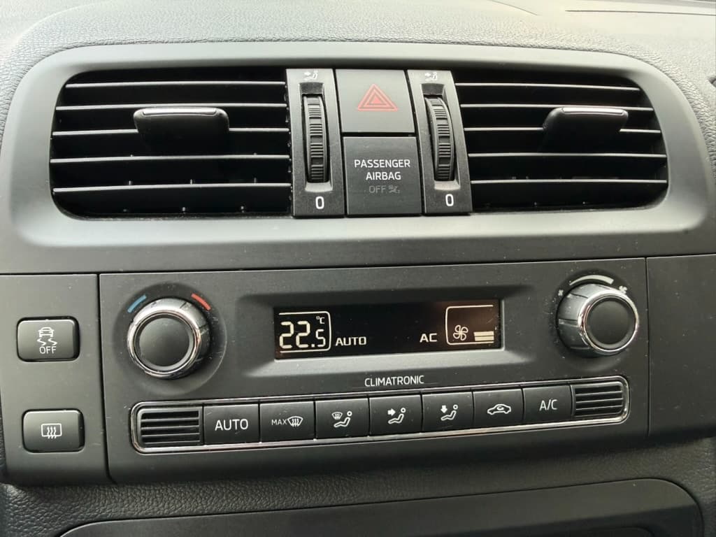 2014 Škoda FABIA - 17