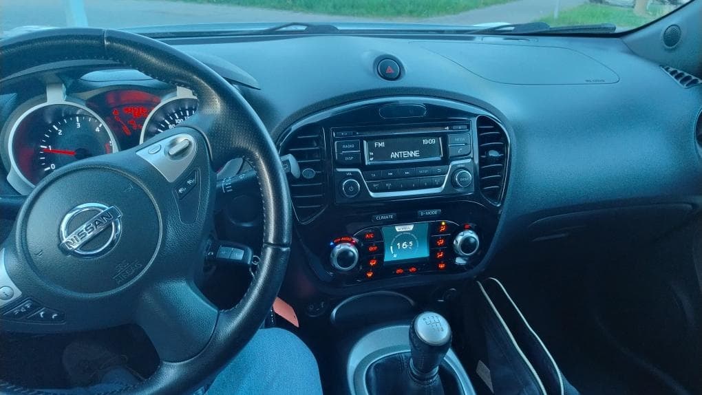 2015 Nissan JUKE - 17