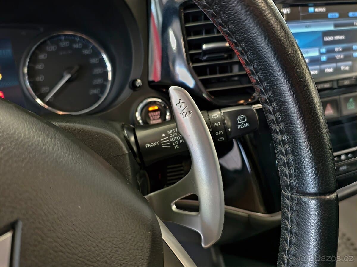 2012 Mitsubishi OUTLANDER - 17