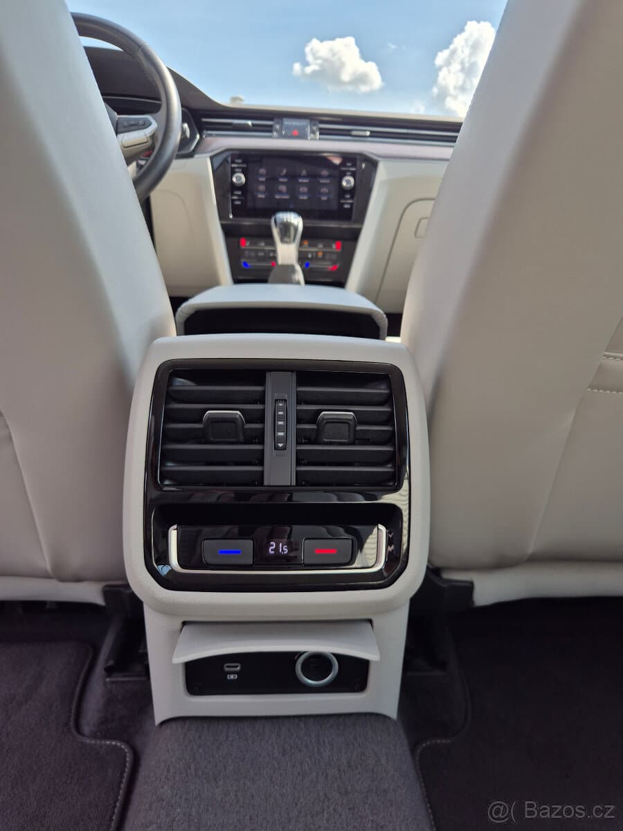 2021 Volkswagen PASSAT - 17