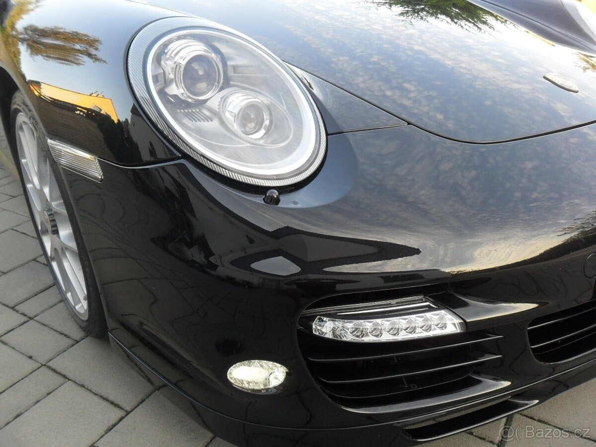 2012 Porsche 911 - 17