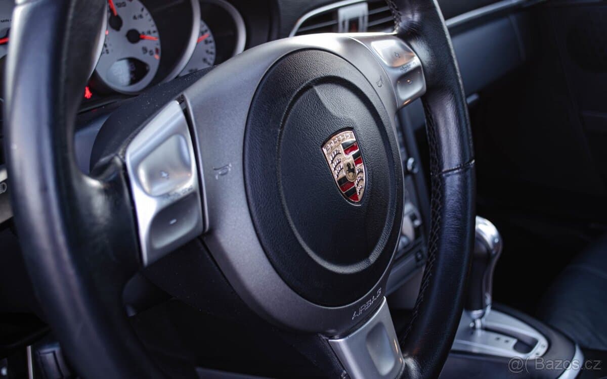 2005 Porsche 911 - 17