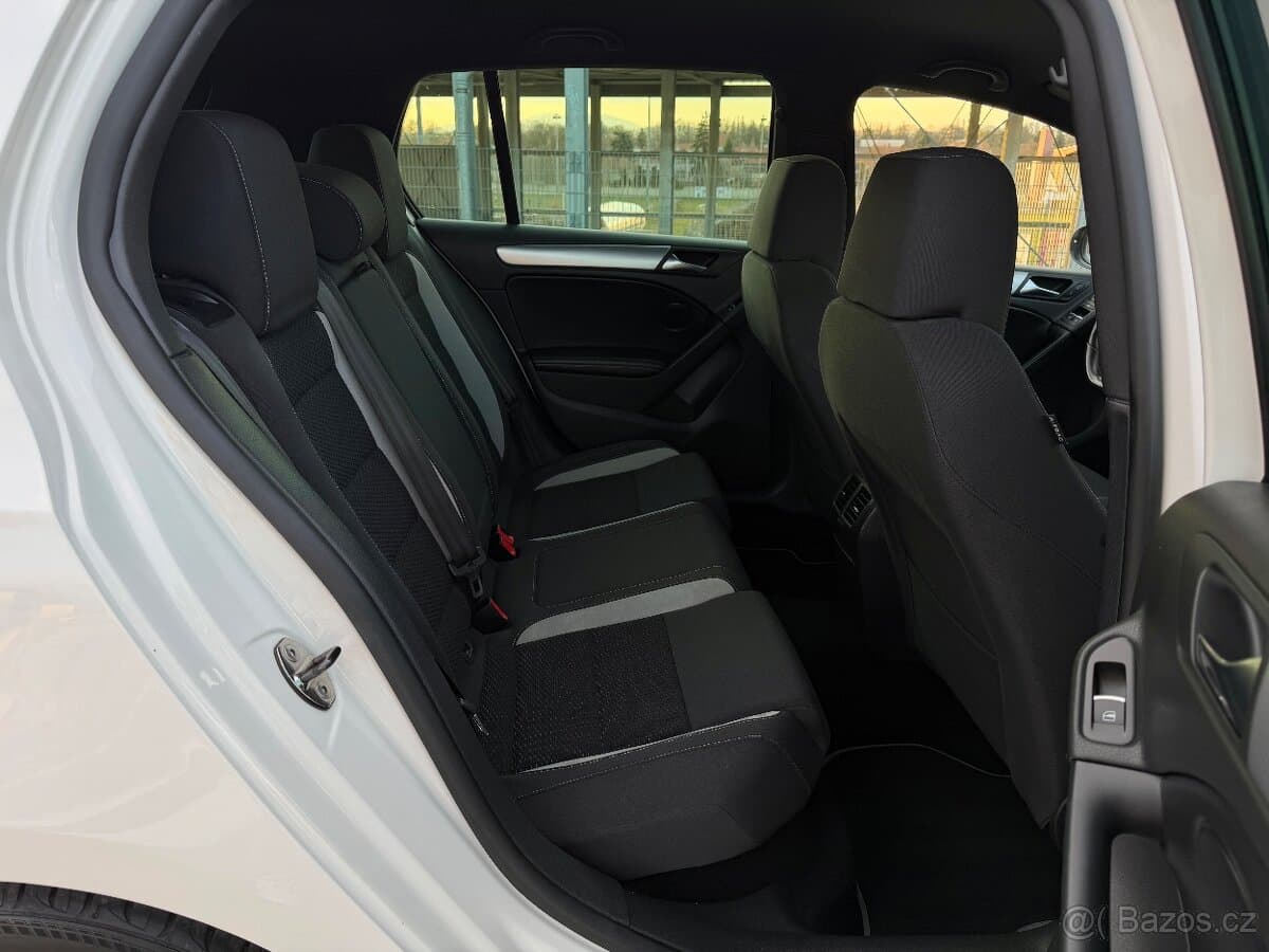 2011 Volkswagen GOLF - 17