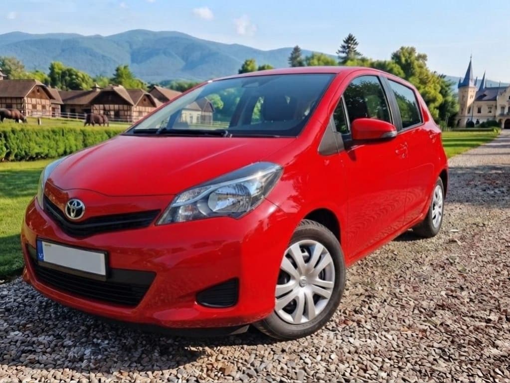2013 Toyota YARIS - 17