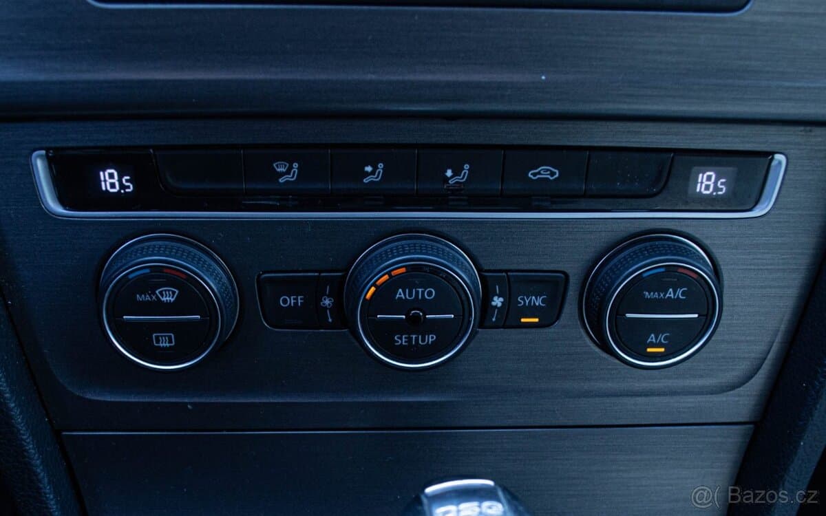 2013 Volkswagen GOLF - 17