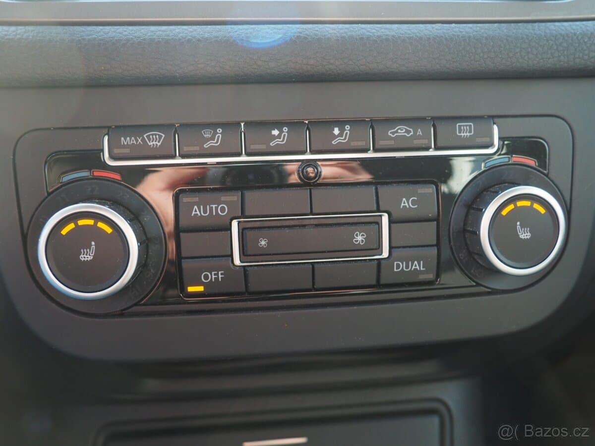 2010 Volkswagen TIGUAN - 17