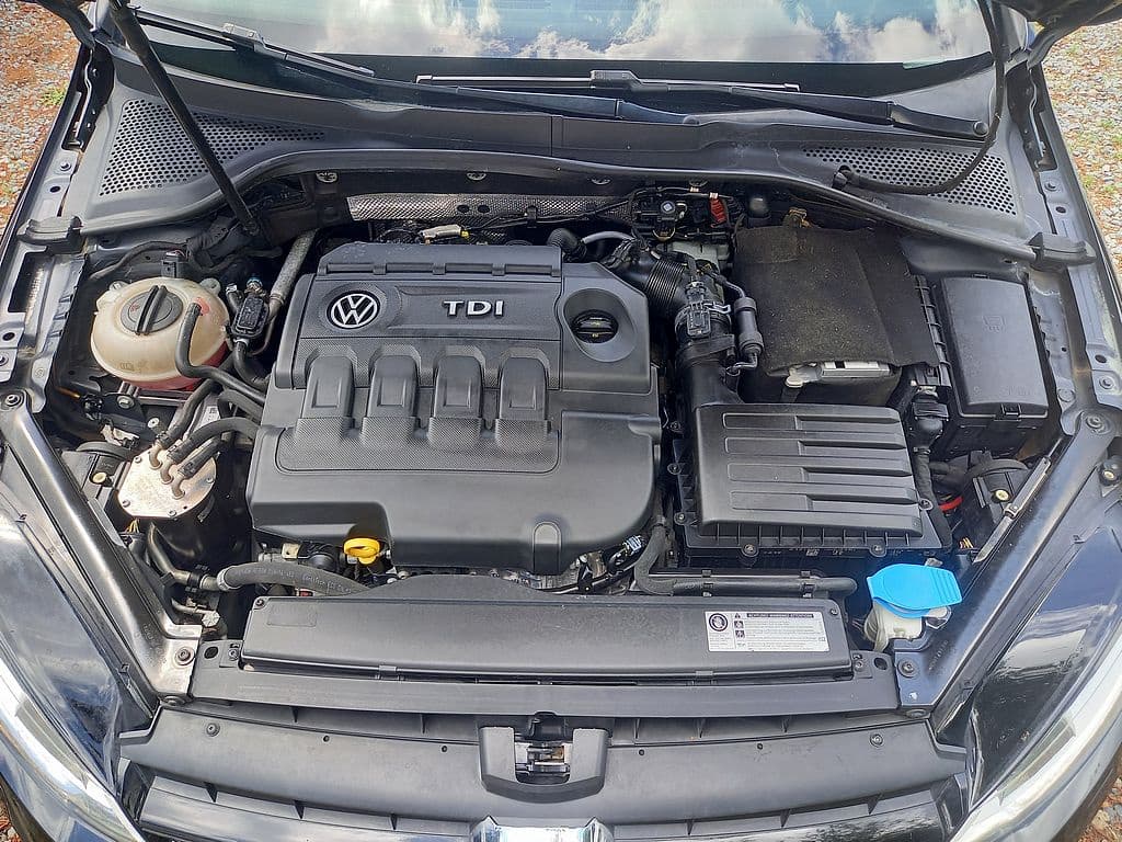2016 Volkswagen GOLF - 17