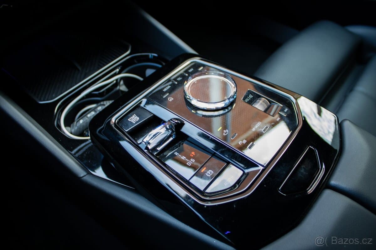 2024 BMW 5-SERIES - 17