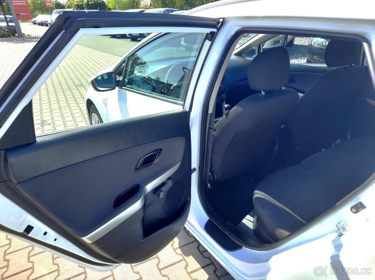 2013 Kia CEE'D - 17